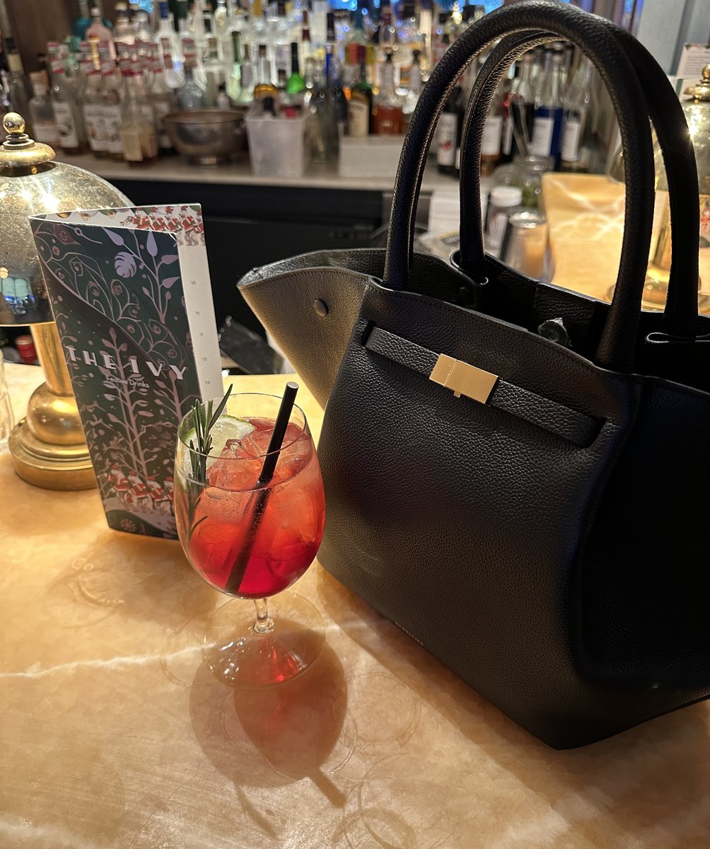 We have just launched the World's first bag organizer for the Demellier New York Tote. Order yours here - handbagangels.com/?s=new+york&po… 

#demellier #totebag #toteorganizer