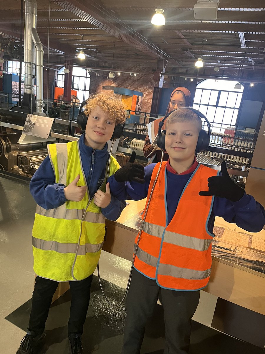 OABroadoak's tweet image. 6RC are enjoying learning about the Industrial Revolution and what things they might have heard during that time #y6 #selfcontrolled