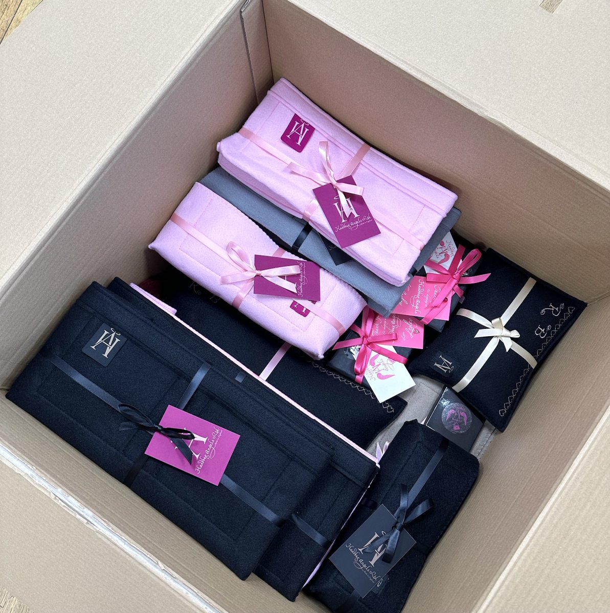 Save 25% on a multiple order 🤍 Spend £250 and save 25% with code 'ANGELS25' 
#handbagangels