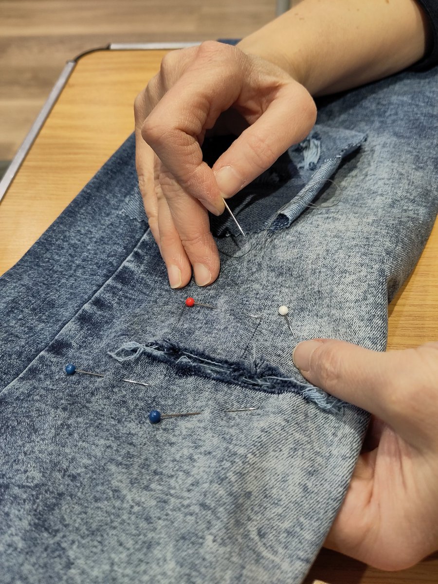 It was fab to be back with our patch packs yesterday at <a href="/uochester/">University of Chester</a>. We taught some basic sewing skills and helped with some fancy customisation. Was particularly nice to do this in front of <a href="/AmyTwiggerH/">Dr Amy Twigger Holroyd</a>'s wonderful #fashionfictions World Tour exhibition.