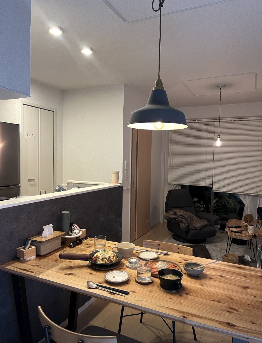 kabu_glam's tweet photo. 1LDK2人暮らし🏠🌲✨
初めてお部屋作りした思い出の家🕊️ https://t.co/ZD30mkCwpE