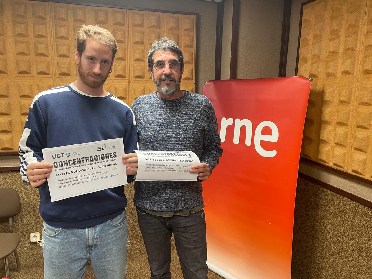 joaquinvalhondo's tweet photo. Concentraciones de @SindicatoSIRTVE  y @UGTRTVE. UI Almería en apoyo a los compañer@s Interinos,  indefinidos NO fijos y eventuales de #CRTVE para consolidar sus puestos de trabajo como estipula la Ley. #solucióncontratadosRTVEya https://t.co/c4JFv5cEcE