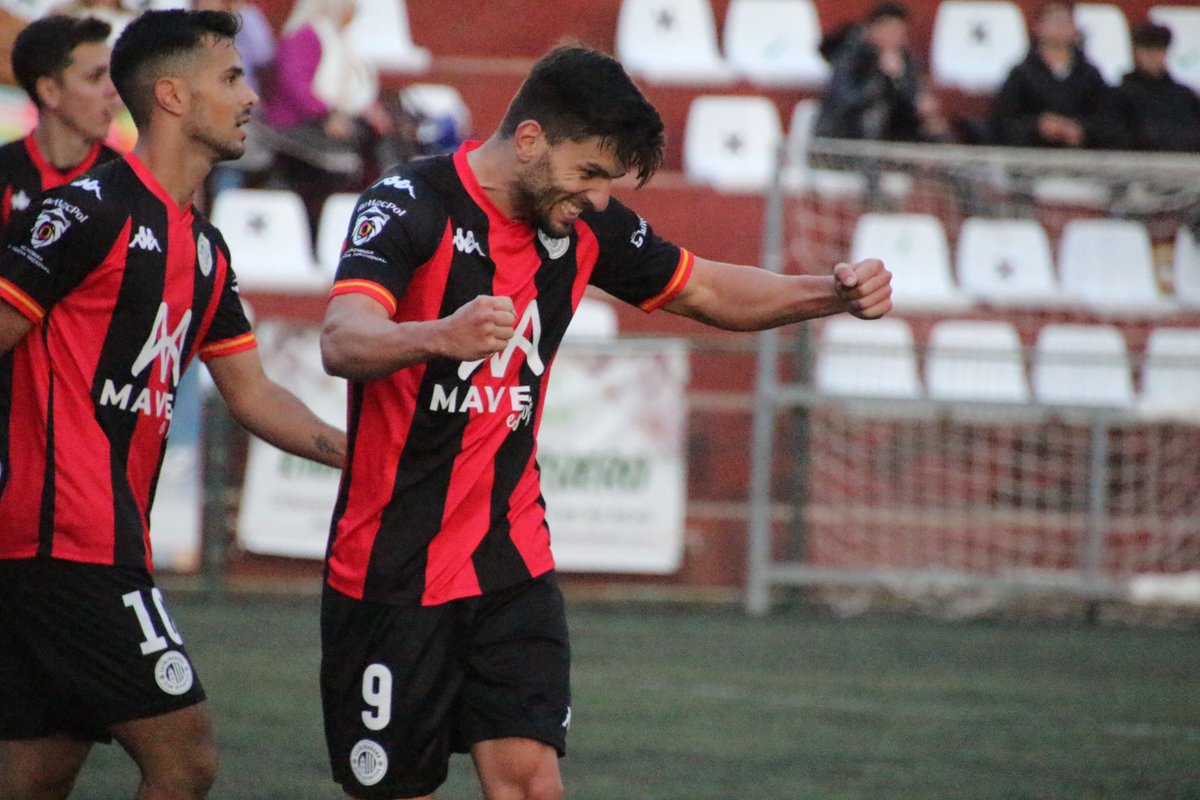 💥🔝🎯

𝑯𝒐𝒎𝒃𝒓𝒆 𝒈𝒐𝒍

#OrgullodeExtremadura