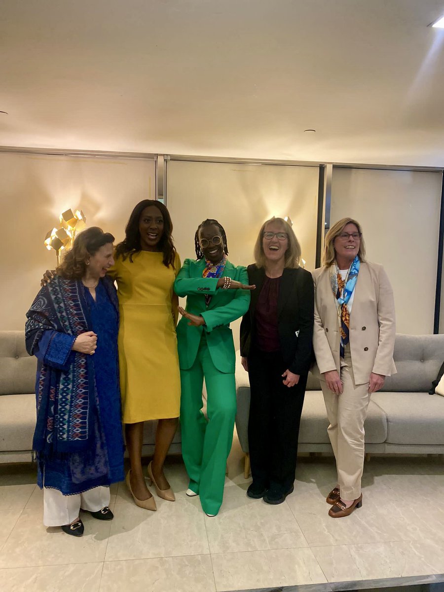 @HMcGray @JenniferJSara1 @tolushola That's a wrap! We're delighted CJRF could be present at #BloombergGreen at #COP28 to share insights from our work.   Thank you to @BloombergLive and @HMcGray's fellow panellists, @tolushola, @JenniferJSara1, @jennzaba, and Meher Marker Noshirwani, for a fascinating discussion.