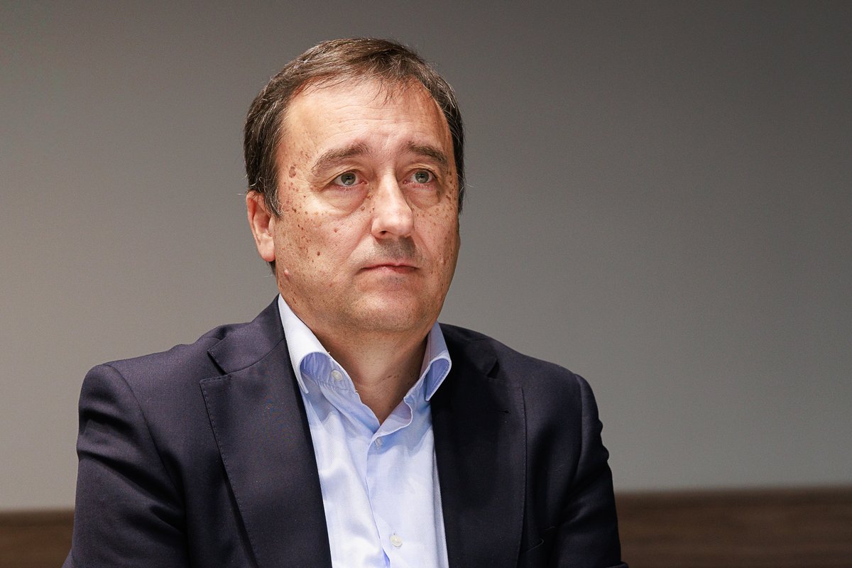 🗣️"La pandemia cambió todo. Estábamos en un modelo en el que funcionaba el canal presencial y el telefónico. De repente el canal presencial desapareció", ha declarado Isidoro Andreu (<a href="/iandreuh/">Isidoro Andreu</a>), director de Clientes de Hidraqua

🔗elconfidencial.com/espana/comunid…