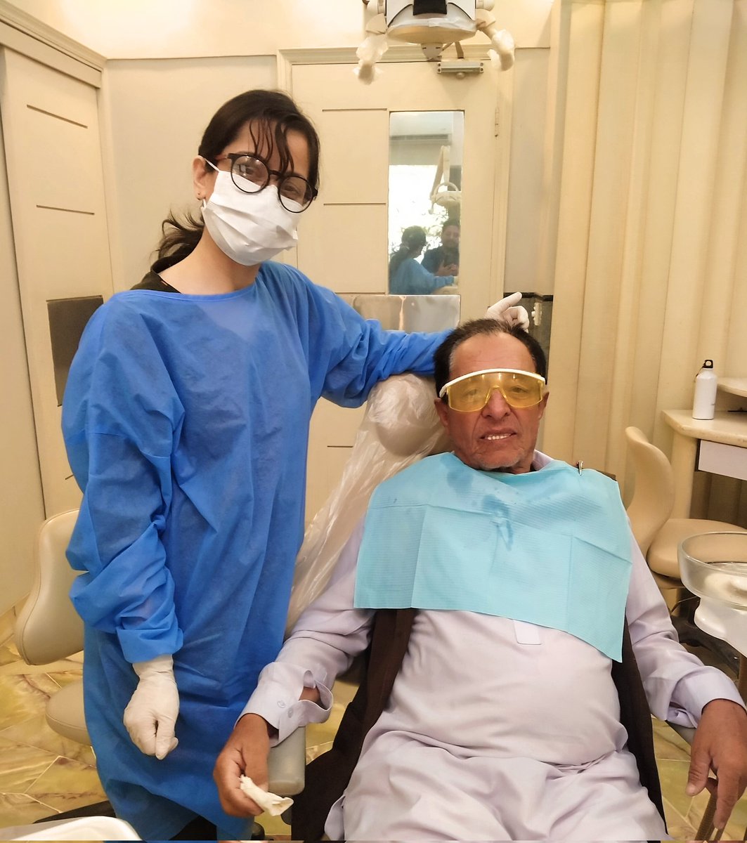 HashimaShah's tweet image. Dad's own personal dentist 🦷😷
You have believed in her
You have carried her heavy begs &amp;amp; books
You have walked along the barren roads the heavy snow &amp;amp; rain
You truly deserve who treated you today.