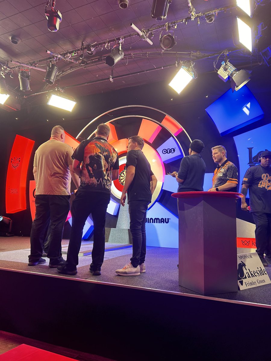 KlaasKoobs's tweet photo. @DartsActueel De meeste staan al op het podium 😎 https://t.co/r90ek2Q3Gv