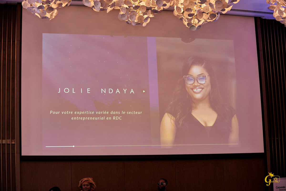 jolieNdaya01's tweet photo. "Fière et reconnaissante d'avoir reçu le trophée CONGOLESE WOMEN EXCELLENTIA et le prix de l'entreprenariat en RDC de la FONDATION ALPHA PERLA. C'est un honneur d'être reconnue pour mes actions qui incarnent les valeurs essentielles de notre société. https://t.co/uBDJWB9Vy6