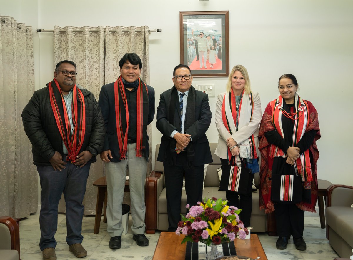 Committed to working together🤝 for the #SDGs. @UNDP_India Head @istschan called upon Nagaland Deputy CM @TRZeliang. Discussed potential p'ship to create SDG Model Villages thru @SDGCCNagaland. Minister appreciated @UNDP for providing Oxygen Generation Plants for hospitals🏥.
