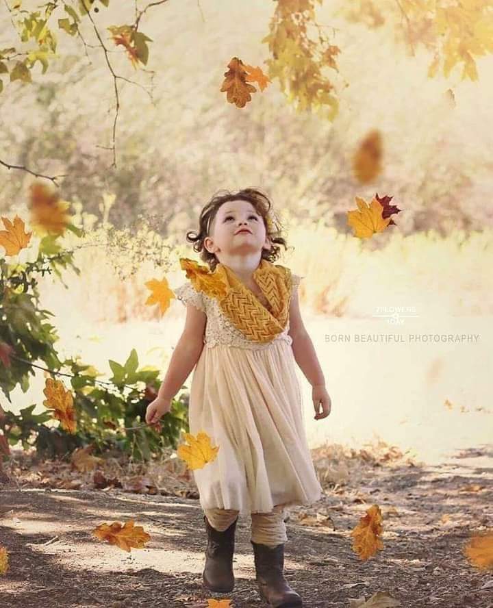 ڪلما ضـاقـت عليڪ نفسـڪ لا تشتڪي لإنسـان بـل ردِّد :
"ربِّ إنّــي قـــد مَسَّـنِيَ الضُّـرُّ وَأَنـــتَ أَرْحَــمُ الــرَّاحِمِـــــينَ"
ولا تيـ.ـأس ..
و إن عظــمت أمنياتڪ فـهي تصـغر أمـام الدعـاء... 
💙💙