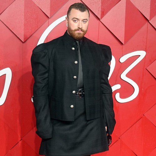MusicNewsWeb's tweet photo. Sam Smith wins Cultural Innovator prize at The Fashion Awards https://t.co/mm7yOs4ijs https://t.co/A9JNBo2NPQ