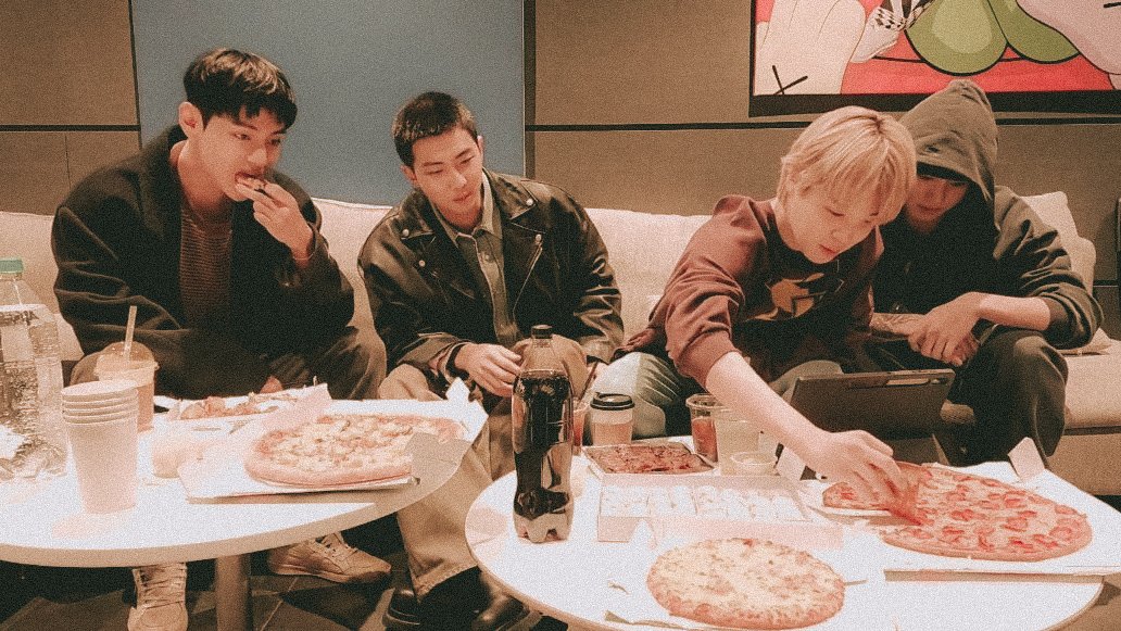 jmnternity's tweet photo. bts live ♥︎ https://t.co/47yEuPlVDv
