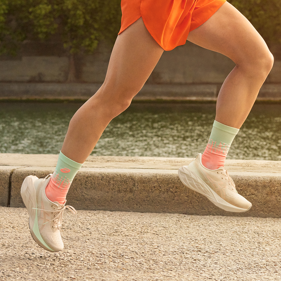 ASICS_India's tweet image. When you move your body, you move your mind. Move from feeling average to energized with the bounce and energy of the new NOVABLAST™ 4 shoe. To know more visit asics.com/in/en-in/blast….
#SoundMindSoundBody #ASICSIN #NOVABLAST