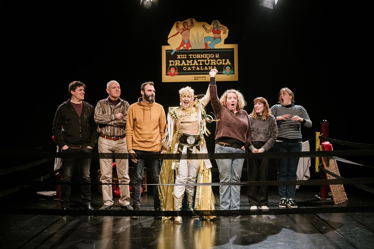 temporadaalta's tweet photo. Lali Álvarez Garriga (@almavlaminck)  guanya el XIII Torneig de Dramatúrgia amb el text 'Un rellotge a la finestra'! 🏆
Moltes felicitats Lali i @Sergiobaos, una gran final! 🥊
🔗 https://t.co/sztJLb69UU https://t.co/gJiSNPbYkQ