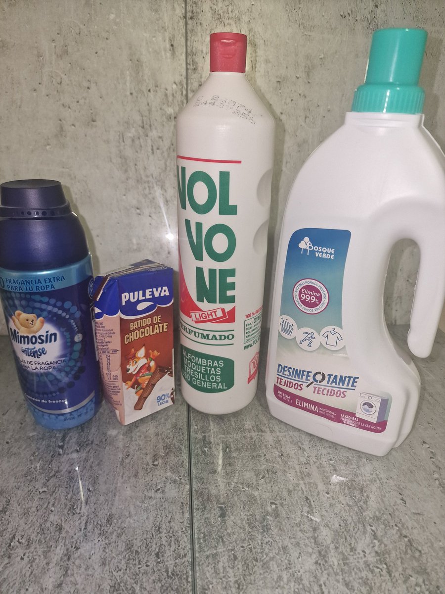 Almudena_Dena's tweet photo. @ecoembes con #reciclos,éstos envases no cuentan. Es que estos ya no se reciclan?Veo lagunas en este proyecto o no lo acabo de entender del todo bien...solo bebidas,el resto de envases porqué no? @Ayto_Caceres que todo el mundo recicle de todo. No solo los que la app contabiliza https://t.co/mZKw5VuyOc