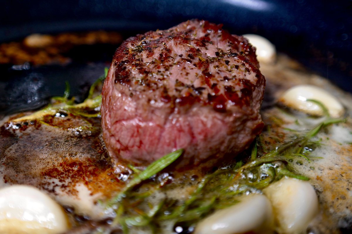 natethachef's tweet photo. Fillet Mignon paired with Spinach Fettuccini – 🍽️✨ #TsotsiIntheKitchen #Natethachef https://t.co/aovbjbiVxH