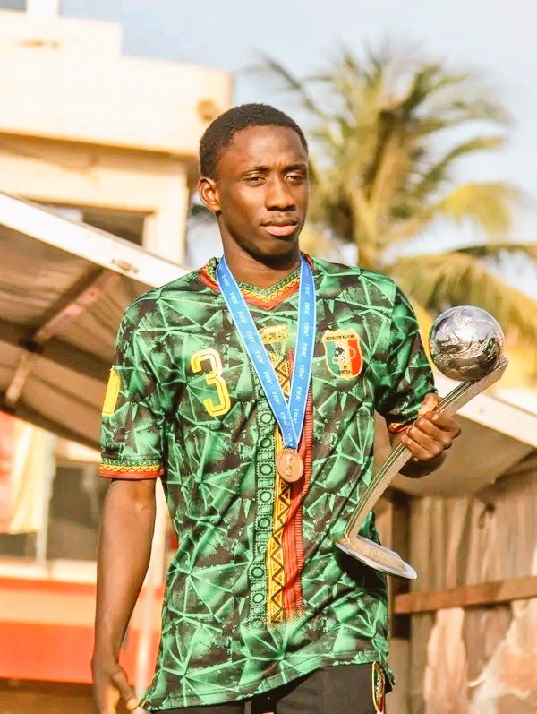 Yalcouy56146098's tweet photo. Un joueur idéal pour le Barça, il a une style barcelonais #HM03🇲🇱💪 https://t.co/1x3iyY17rA