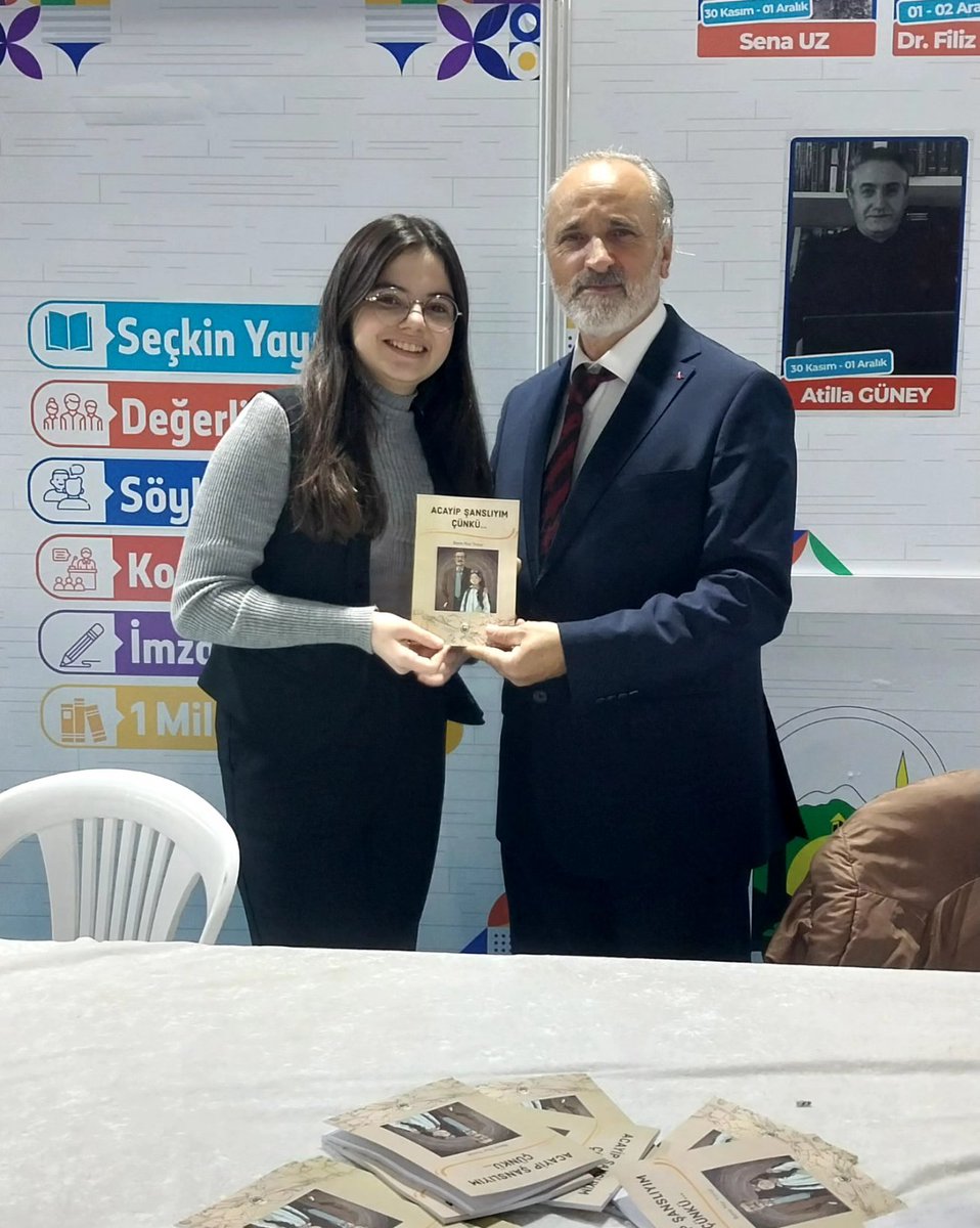 Kitap fuarindan..Berre Nur Yavuz yeğenim çocuk hikaye kitapları..
Alita düşünce der olarak desteğimiz devam ediyor.tebrikler