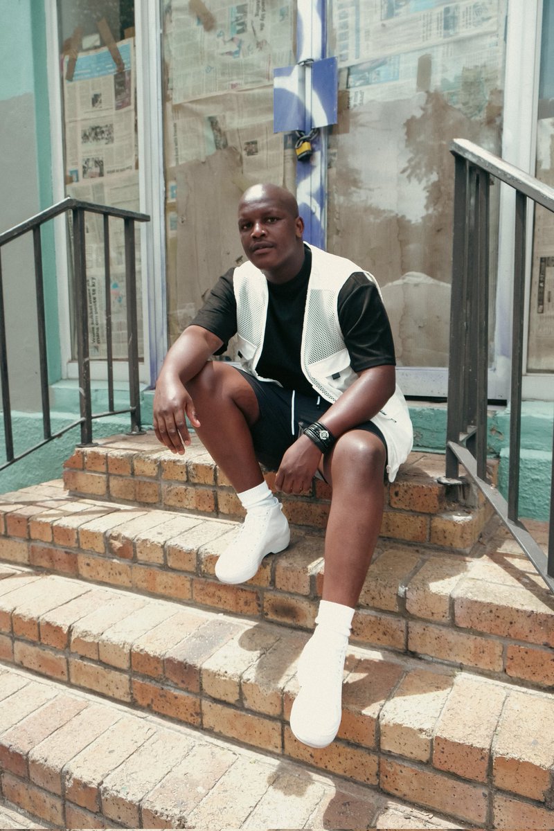 TimaLilly's tweet photo. In the realm of rhythm, I am  the alchemist turning beats into pure gold.🎨

📷 @above__brent 

#hustle101  #ThisIsMyHouse  #onemanband  #AfroIsKing  #pionnersa  #dancemusic https://t.co/IOC2KawbrW