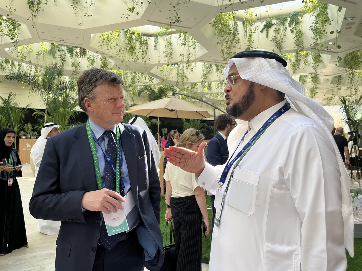 At #COP28 yesterday Lord Benyon signed an MOU between Cefas and <a href="/MEWA_KSA/">وزارة البيئة والمياه والزراعة</a> to allow continued #collaboration and #partnership between us on important areas of marine research and management 🌊 📝. We look forward to the next stage of our collaboration 🤝  <a href="/DefraGovUK/">Defra UK</a>