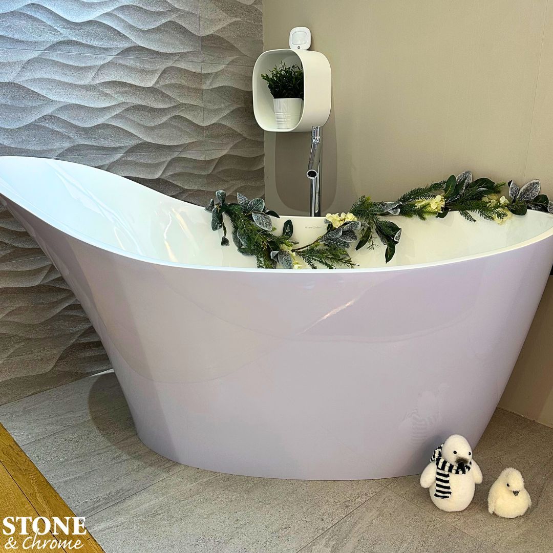 Take a moment to relax and unwind with this luxurious Amalfi bath by Victoria & Albert painted in a muted lilac 🛀 - Amalfi freestanding bath by Victoria & Albert. - AXOR Starck floorstanding bath mixer in Chrome. --- 📧 enquiries@stoneandchrome.com 💻 buff.ly/2jL1oKX