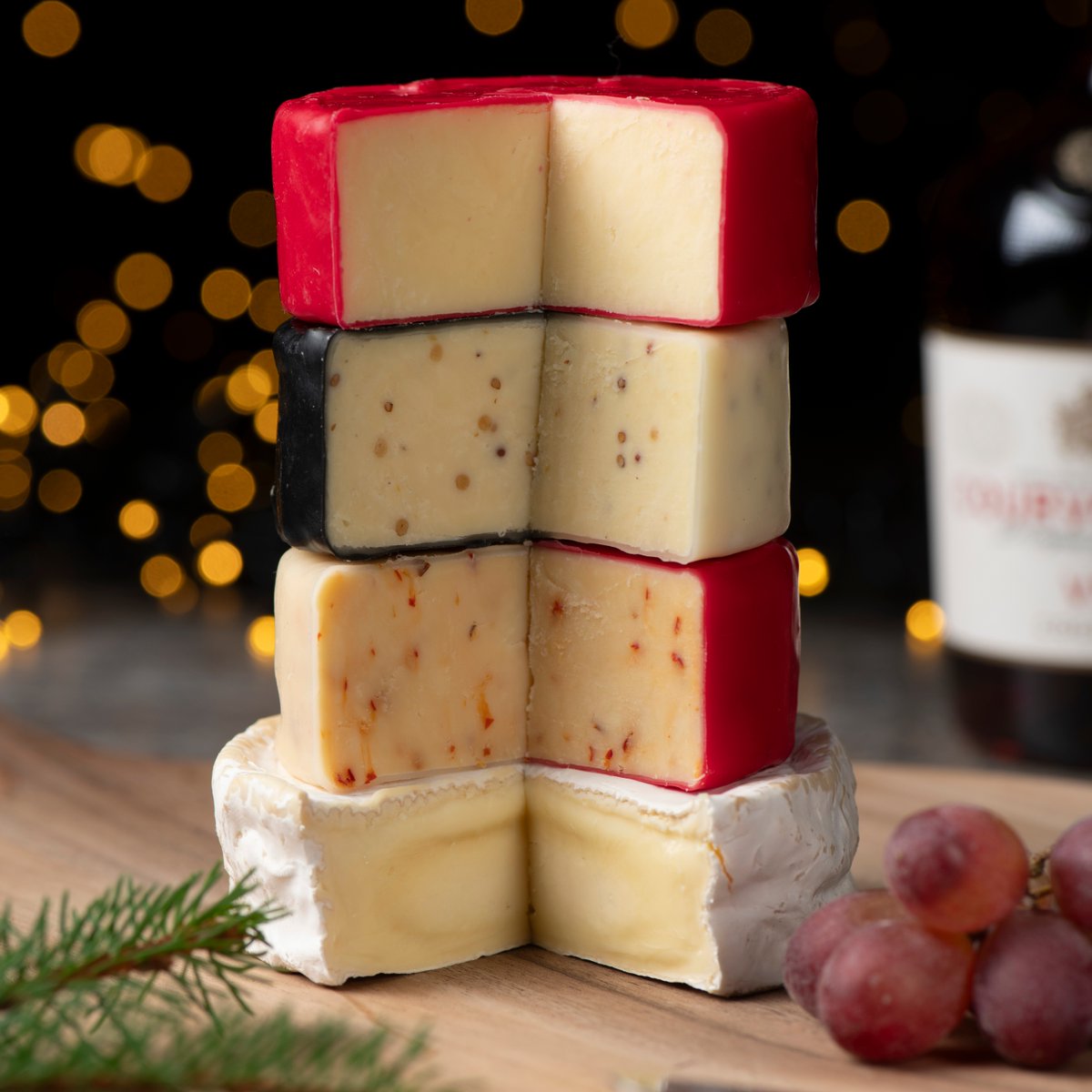 Your festive cheeseboard inspiration courtesy of @tastearran! From punchy Chilli Cheddar 🧀 to smooth, creamy Camembert, their range has something for everyone. 😍 Shop today: bit.ly/416TED3 #brakesscotland #tasteofarran #scottishcheese #scottishfoodanddrink #cheeseboard