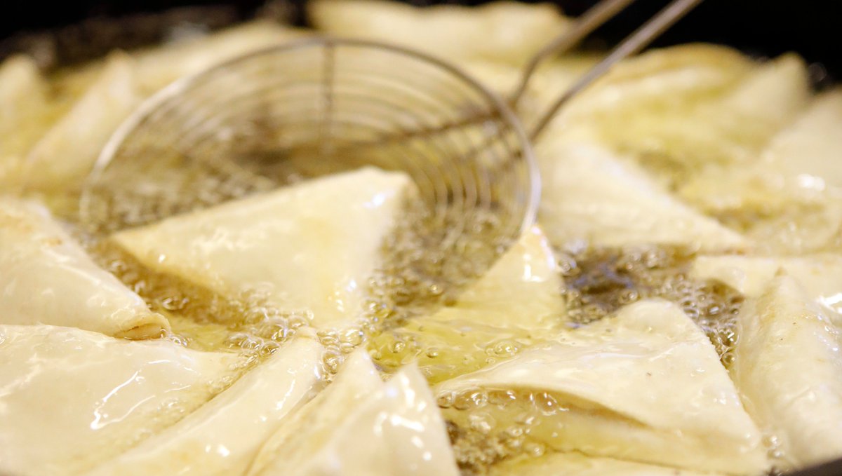 Cooking up a Fresh Batch of Samosa #BoroughMarket