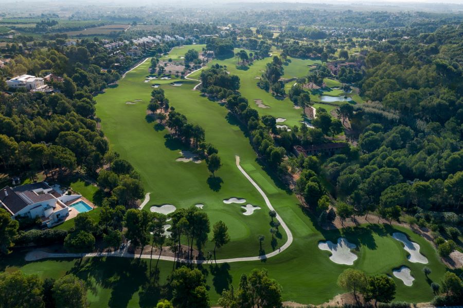 Prepárate para una experiencia única. El Bosque Club de Golf cuenta con un espacio inugualable donde poder disfrutar del golf 🏌️ 

¡Acompáñanos y se testigo de momentos memorables en nuestro campo!

#Golf #GolfValencia #Valencia #ClubDeGolf