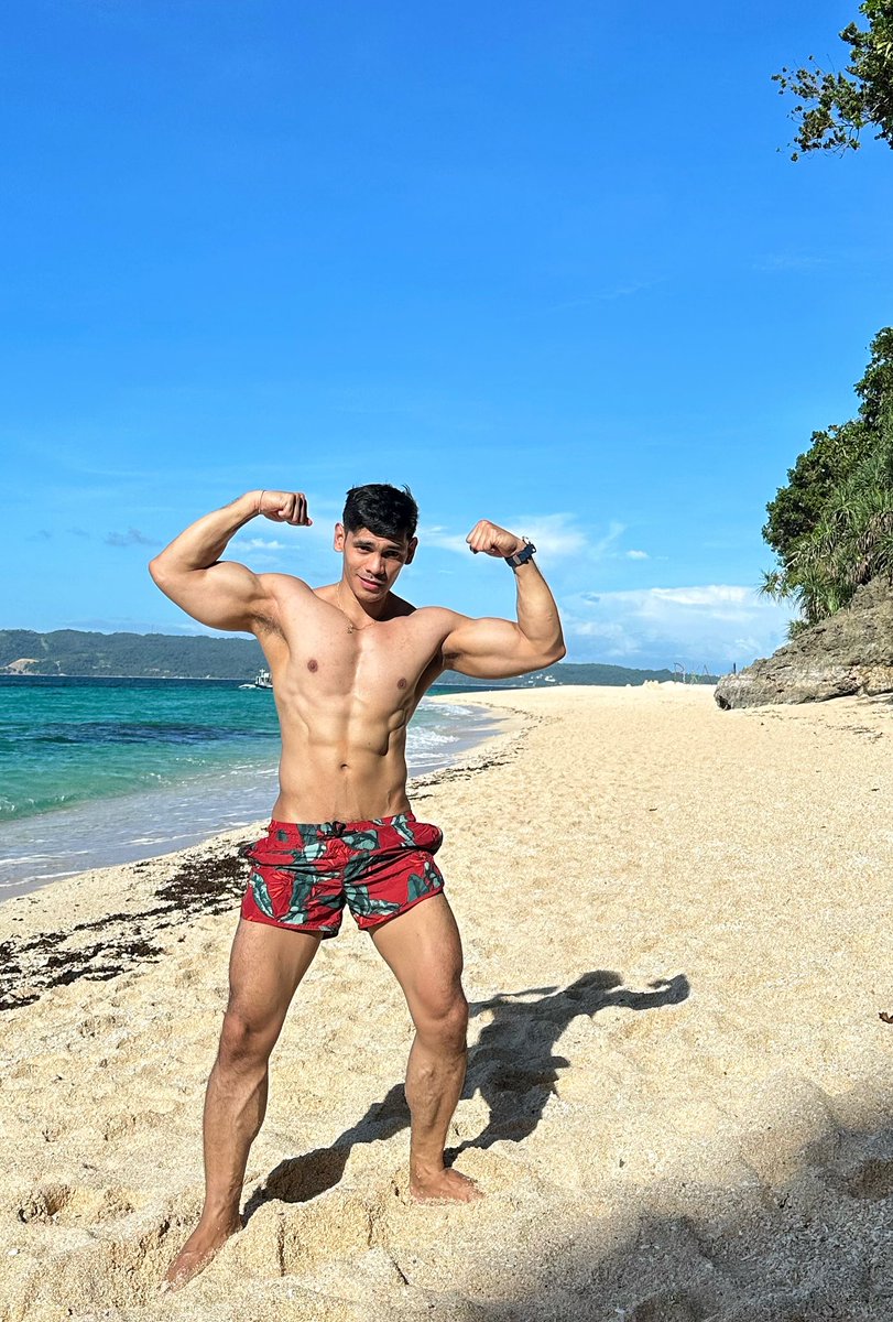 rafzpogz24's tweet photo. Beachin’ https://t.co/w3IJo2otWt