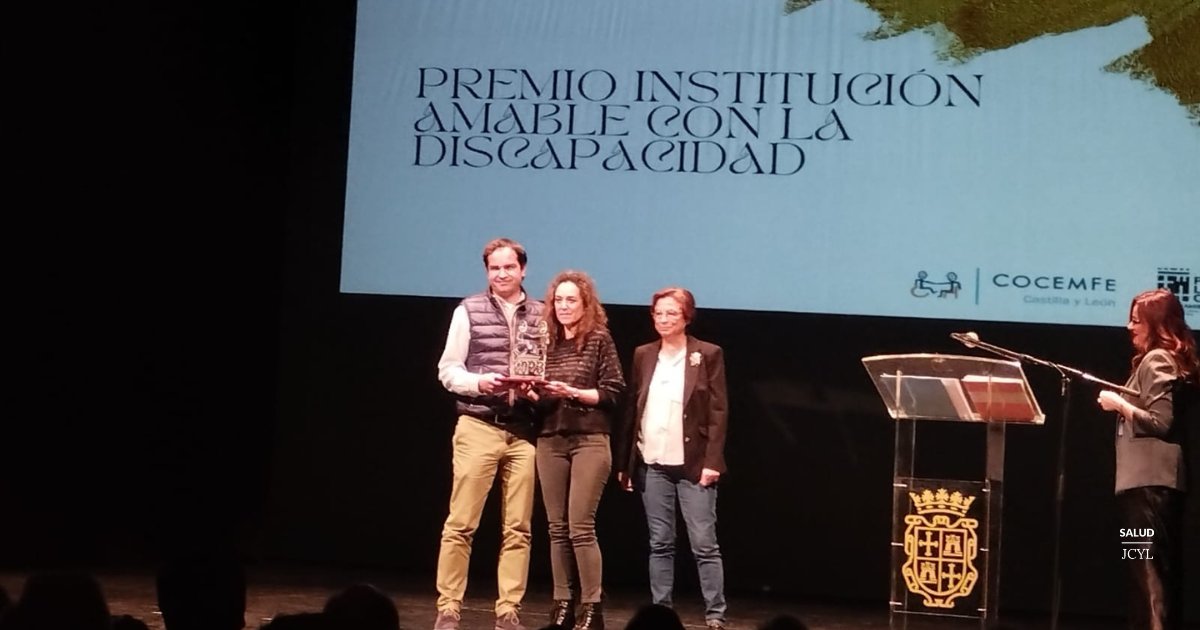 La Unidad de Estrategias de Afrontamiento del #Dolor ha sido galardonada con el Premio #Solidario <a href="/COCEMFE/">cocemfe motilla</a> <a href="/CocemfeL/">COCEMFE CASTILLA Y LEON</a> por su trabajo en favor de las personas con #discapacidad. ¡Enhorabuena a todo el equipo! #JCyL #Salud #CastillayLeón