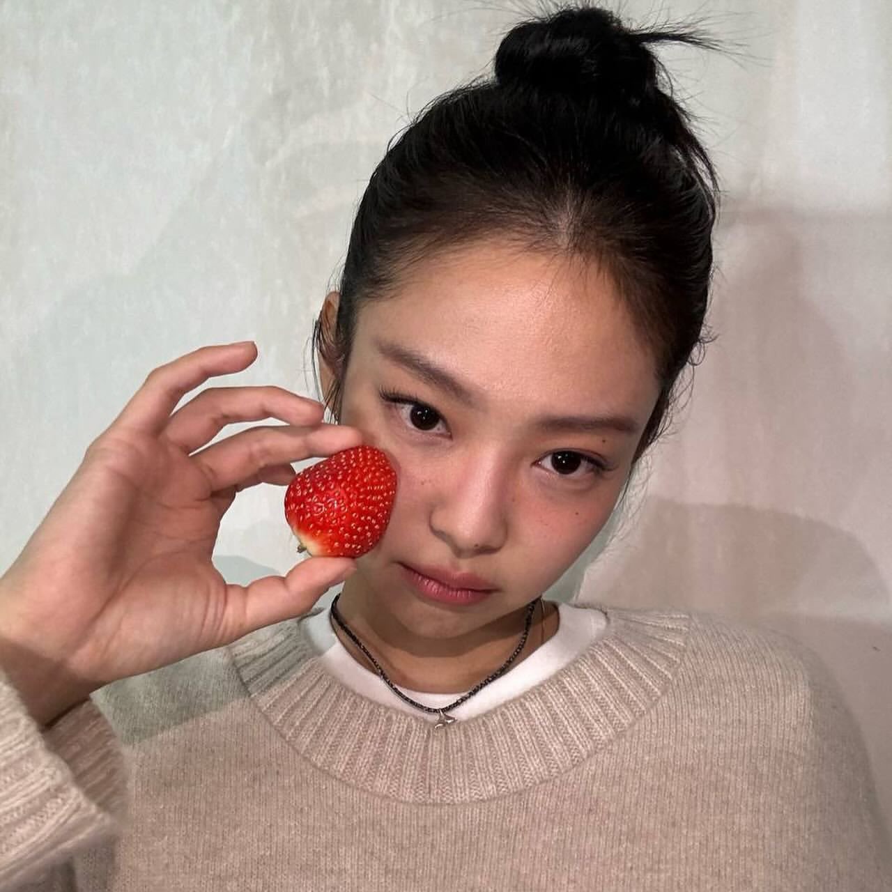 ❦ on X: "jennie strawberry makeup 🍓 https://t.co/o2YXdKUrDC" / X