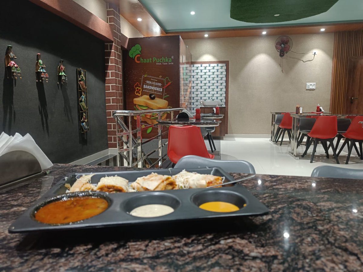 ChaatPuchka's tweet photo. Everything is better with Foods, especially Chaat Puchka Foods is always a good &amp; healthy😊
.
#chaatpuchka #burger #momos #pizza #restaurant #panipuri #food #foodie #fastfood #chaat #enjoyfood #availablenow #burgers #streetfood #menuviral #chaatpuchkaoutlet #Allfood #foodmenu https://t.co/SMpg71PeXR