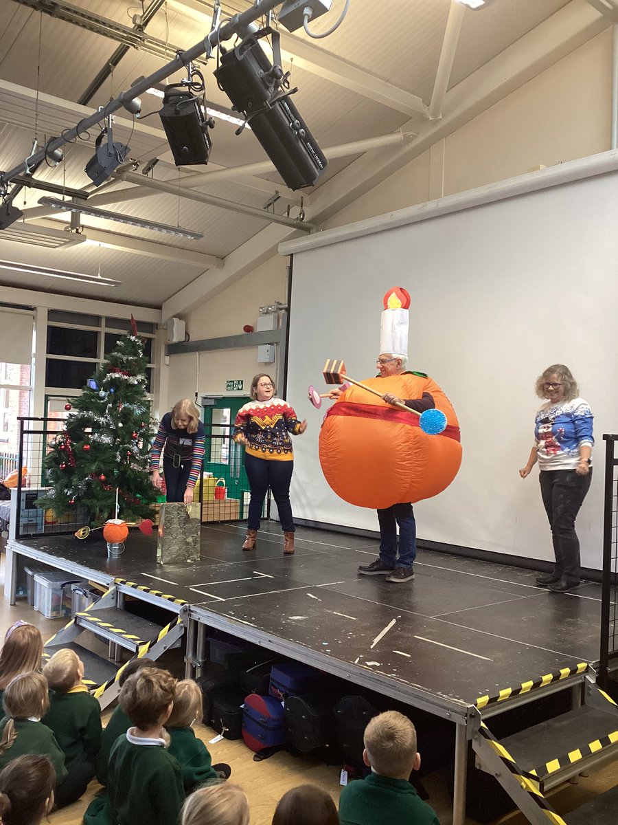 Year1Markeaton's tweet photo. Huge thank you to the St. Alkmunds team for doing our Christingle assembly this morning! We’re looking forward to going to church later on for a Christingle service! 🍊🕯️ #mpsRE https://t.co/tibVh4ZtJh