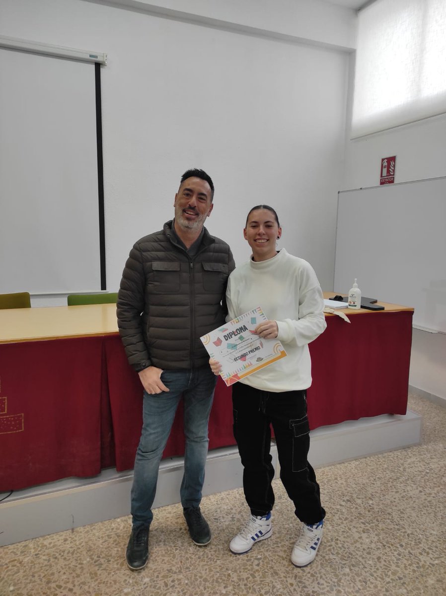 IAlhadra's tweet photo. Ya tenemos ganadores del I Concurso de Microrrelatos organizado por el departamento de FOL. Primer premio: Lucía Gaona Bosch (2º Integración Social),
Segundo premio: Isabel Cuadrado Vorobieva (2º APSD) Tercer premio: Natalia Marín Ortiz (1º Bachillerato). Enhorabuena! @EducaAnd https://t.co/6yLXtE4Cqg