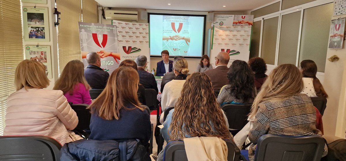 VoluntariadoPAV's tweet photo. Hemos celebrado hoy el Foro del Voluntariado donde presentamos el estudio 'La acción voluntaria' y el documental 'El estado de la solidaridad' de la @pvoluntariado y se ha debatido sobre los resultados y la situación vulnerable del voluntariado #Andalucia
#contigovoluntariado https://t.co/K7ouKP4KhA