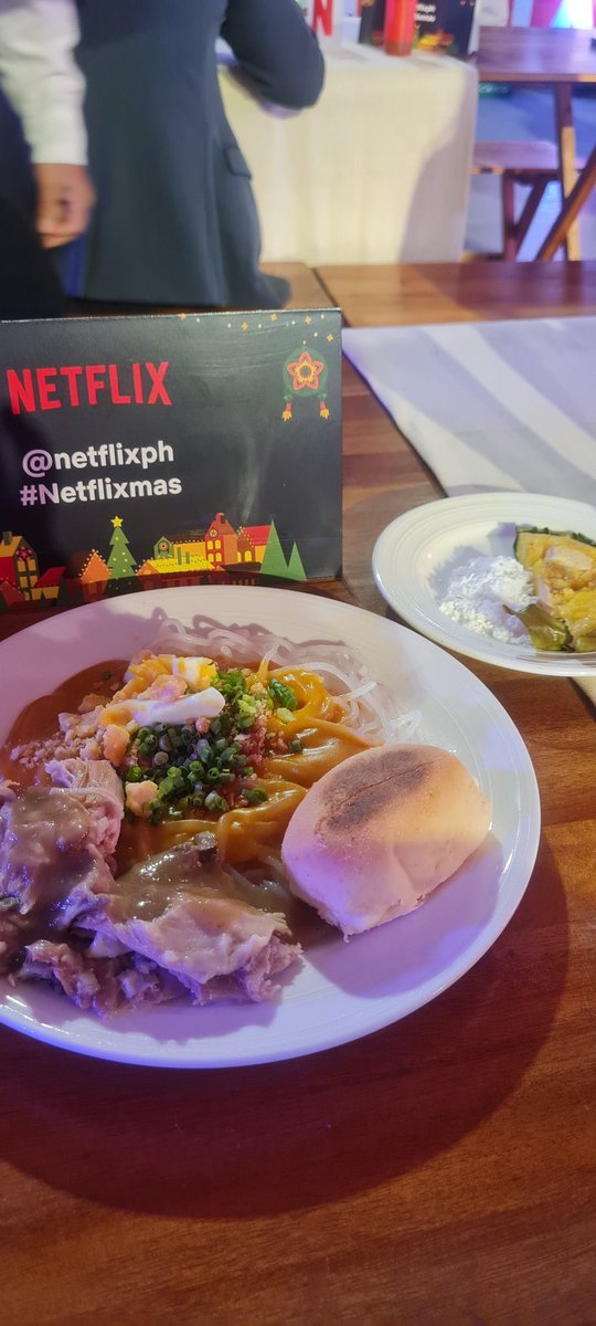 theoppaislife's tweet photo. Currently at the #Netflixmas event tonight!
@Netflix_PH #NetflixPH https://t.co/wgMC1N11wW