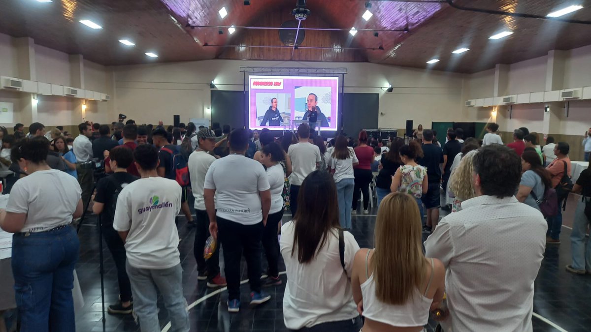 ProduccionMza's tweet photo. #Gestión #Mendoza    
Compartimos momentos del Encuentro de Cierre de Temporada de #MendozaFutura en Gran Mendoza, donde se expusieron más de 15 proyectos y hubo una gran concurrencia de visitantes ¡Muchas gracias por participar! https://t.co/xgs67N5qb0