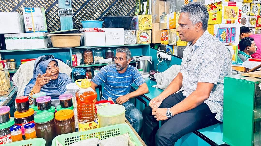 nuzu8121's tweet photo. Adu ahaane, adu iveyne. Koffa dhakkaane🙏
#AzimforMaleMayor https://t.co/NfGWO2gqqa