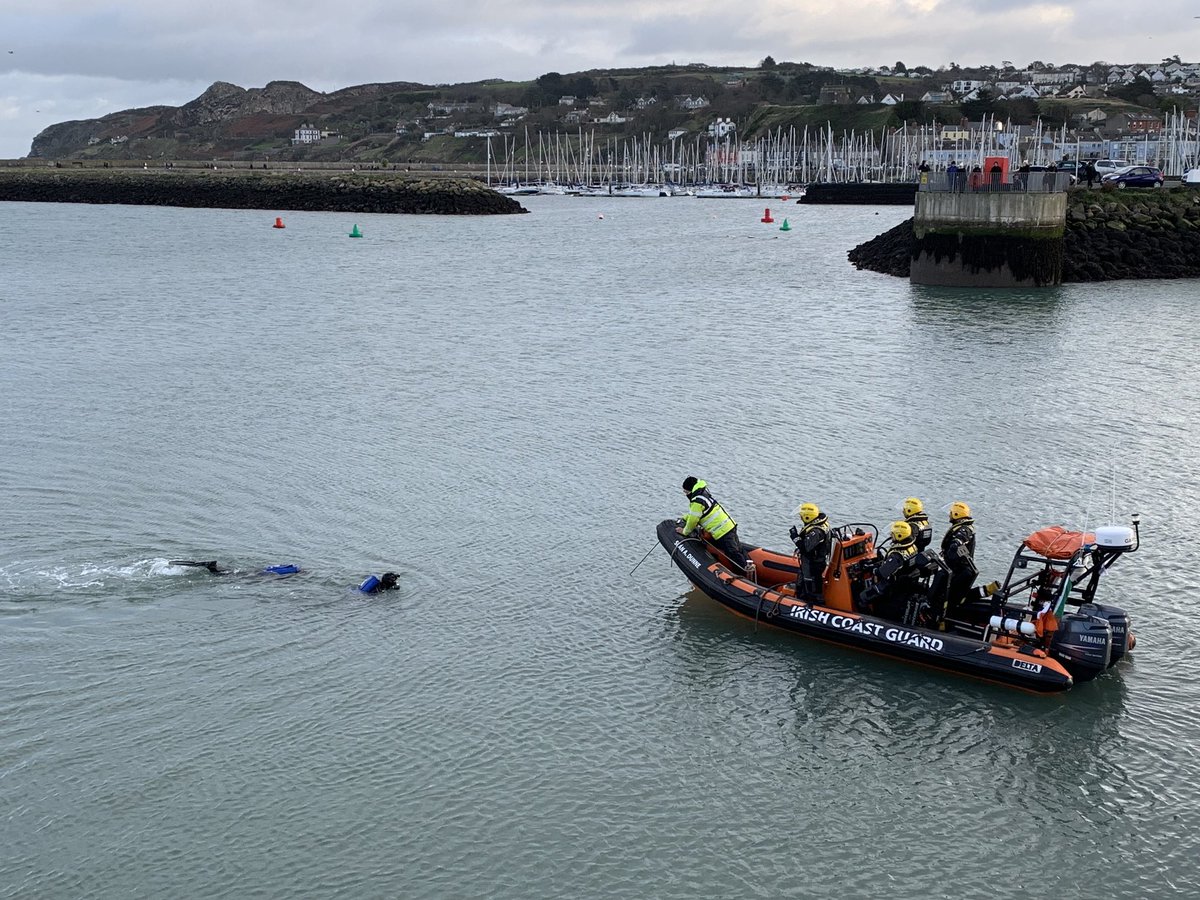 🆓 Ireland has almost 1,000 unpaid Coast Guard on-call 24/7 for search &amp; rescue taskings.

🙏On #InternationalVolunteersDay we want to thank our Howth volunteers who give so much of their time to protect our community from the loss of life on the cliffs, coasts, and at sea.