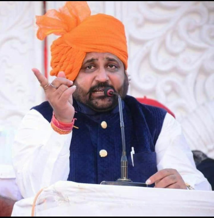 सर्वसमाज की आवाज़ श्री राजपूत करणी सेना के राष्ट्रीय अध्यक्ष श्री सुखदेव सिंह गोगामेड़ी जी की हत्या की खबर बेहद दुखद है 
ईश्वर उनकी आत्मा को शांति प्रदान करे 
अपराधियों को कड़ी से कड़ी सजा मिले 

#SukhdevSinghGogamedi