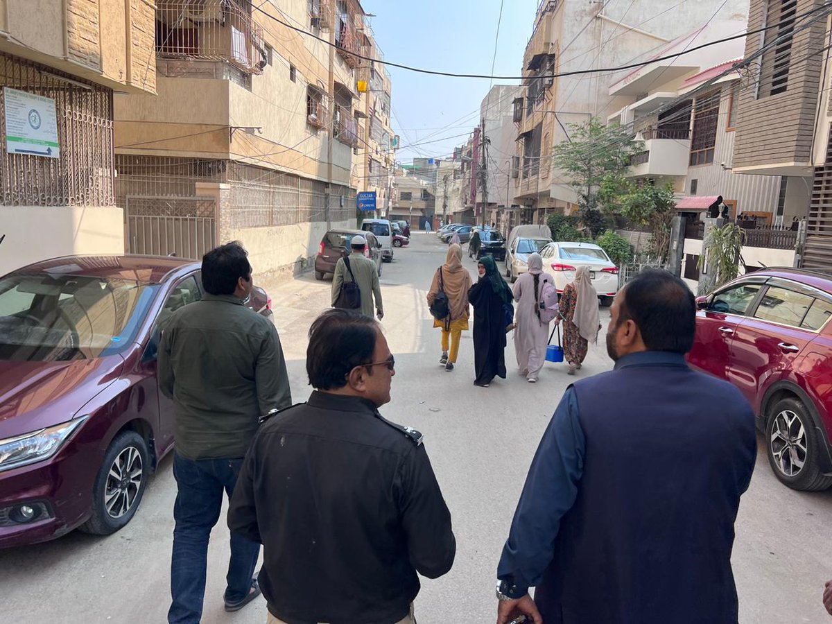 DCKarachiEast9's tweet photo. The Assistant Commissioners and Mukhtiarkars in District East are actively participated in the polio Campaign and closely monitored the entire campaign within their subdivisions.
#AssistantCommissioners #DCEast #Mukhtiarkars https://t.co/gd3quED5mt