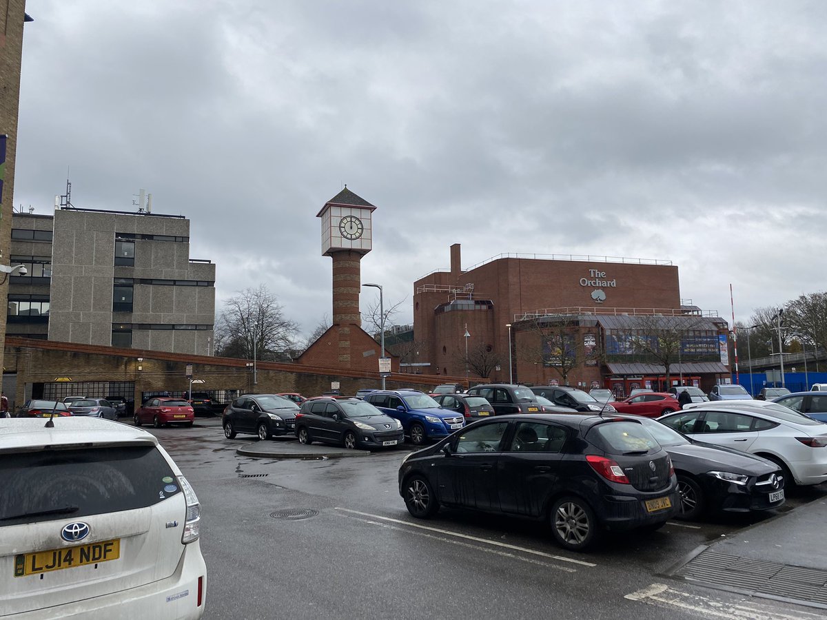 Of all the structures in the genre of ‘tacky 1980’s/90’s shopping centre clock towers’, I think Dartford is one of my favourites. So hideous it almost comes full circle to become a work of sublime genius.