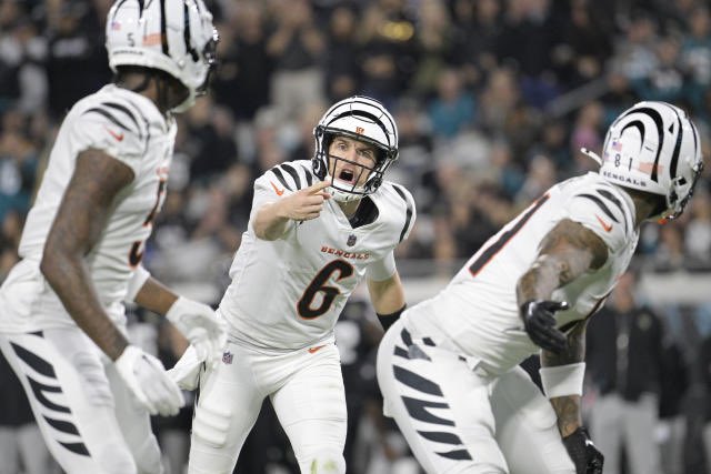 NewStripeCity's tweet photo. Evaluations:

1. Correction, Jake Browning is it.

2. Balanced football needs to be the game plan going forward even with Burrow. Also helped the OL.

3. Chase Brown is the perfect complement to Jodeine.

4. DJ Turner’s physicality stands out & Jordan Battle continues to make plays.

5. This Bengals team can contend until the end.