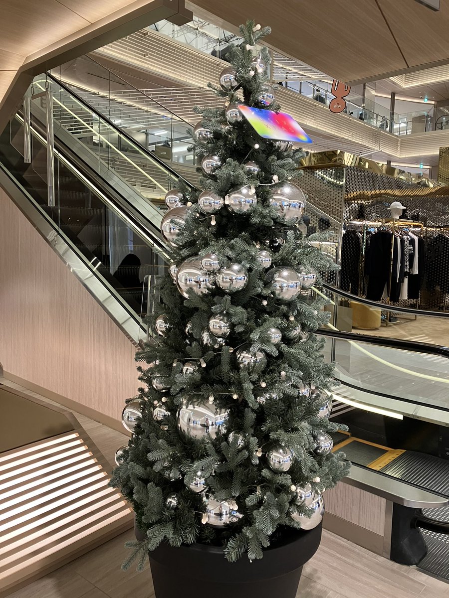 銀座にはこちらの原画展目当てで蔦屋に行ったのです、が!冊子含めほぼほぼめぼしいものは売り切れてて、何も買わずに原画だけ眺めて帰ってきました😅後期の頃には在庫復活してるかな?💦 