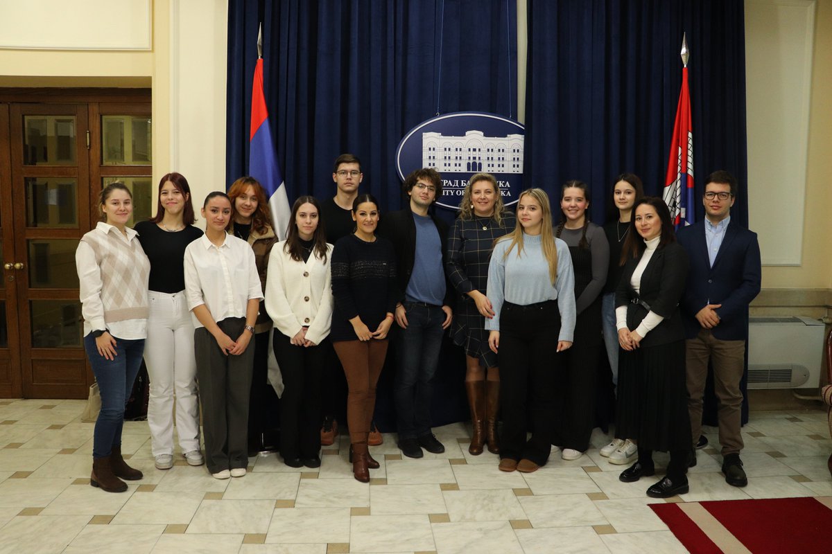 Prijem u Gradskoj upravi Grada Banja Luka za ambasadore vršnjačkog nenasilja sertifikovanih u okviru projekta "PROBA vršnjačkog nenasilja". Savjetnicu gradonačelnika Miladu Šukalo smo informisali o realizaciji projekta i javnih kampanja, te dogovorili naredne aktivnosti.