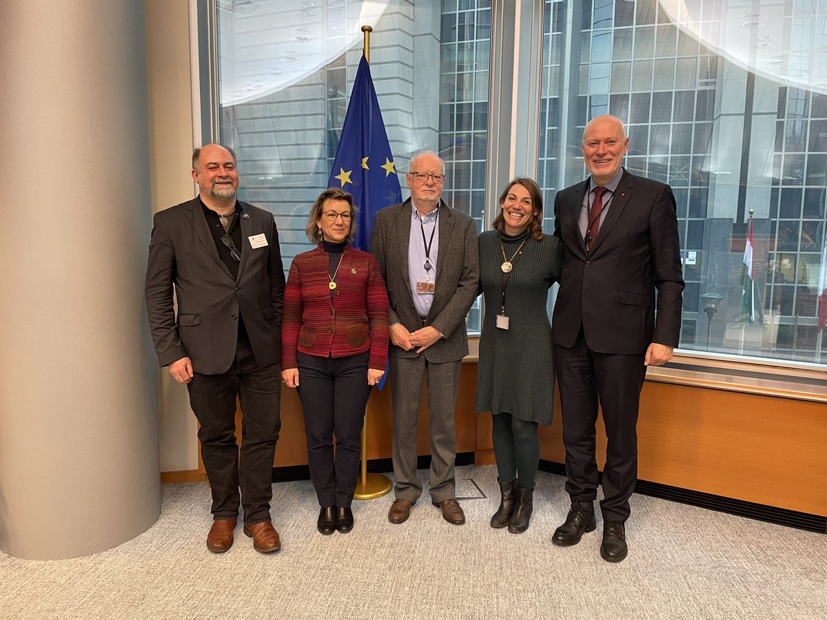 milan_brglez's tweet photo. Thank you @AllianceForChi1 for the opportunity to host a very insightful discussion on trauma informed approaches in services for young children 👧🏻 👶🏼 🧒🏻and their caregivers 👩🏻‍🦰🧔🏻‍♂️👩🏻‍⚕️👨🏻‍🏫, and to highlight the @Europarl_EN work and @Childmanifesto initiatives in this regard. https://t.co/1ZHomH5tzI