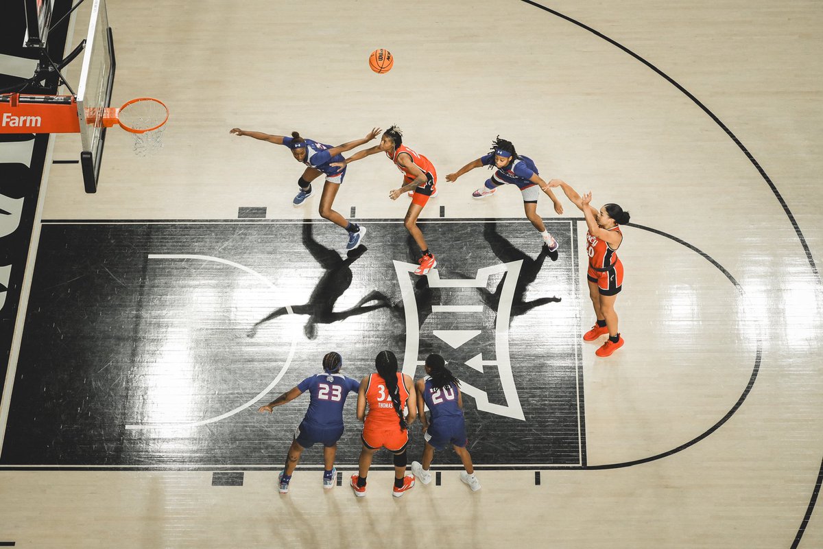 BatesKeslar's tweet image. TSU Tigers v. Cincinnati Bearcats WBB 📸 12.1.23 @GoBearcatsWBB #gobearcats
-
#EMBODY