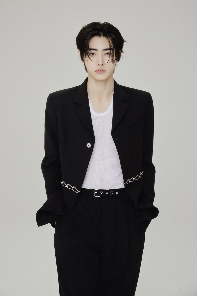 "It's truly awe-inspiring to perform in front of ENGENEs in different corners of the world," #SUNGHOON #성훈 of #ENHYPEN shares inside the pages of GEN V4. Read the full interview and see additional images here: shop.vmagazine.com/products/gen-v4