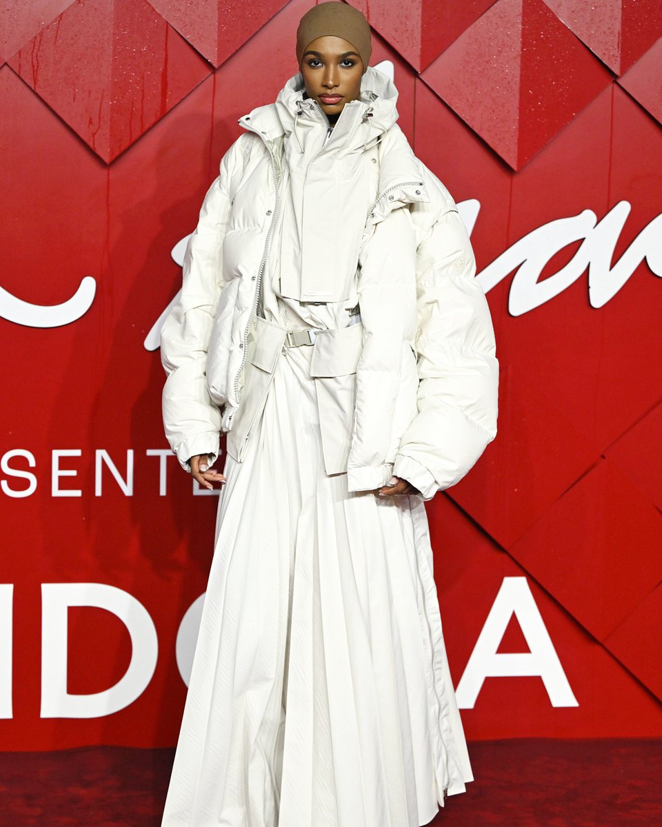 I came dressed ready for the weather🤣

Thank you @Moncler for having me join you at the British Fashion Awards 23 wearing the new @Moncler x Sacai collab! 

Styled @siangabari 
@Cartier Gianvitorossi

#BritishFashionAwards #britishfashionawards2023