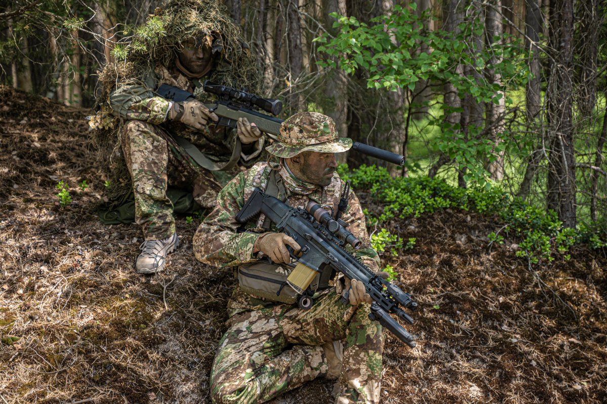 miltecusa's tweet photo. These pictures gives us Marine Corp recruitment vibes! #phantomleaf https://t.co/sTl1a38IhF